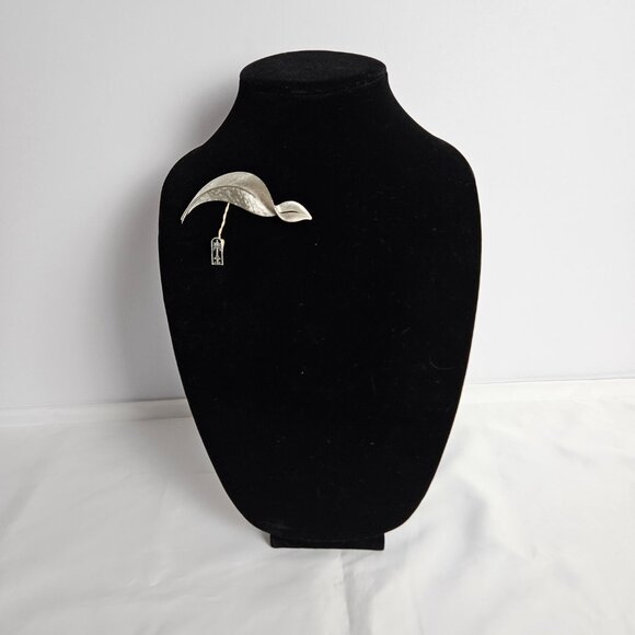 VTG Crwn Trifari Silver Leaf Brooch Pin Mid Century Modern Curved Feather Design - Picture 1 of 14